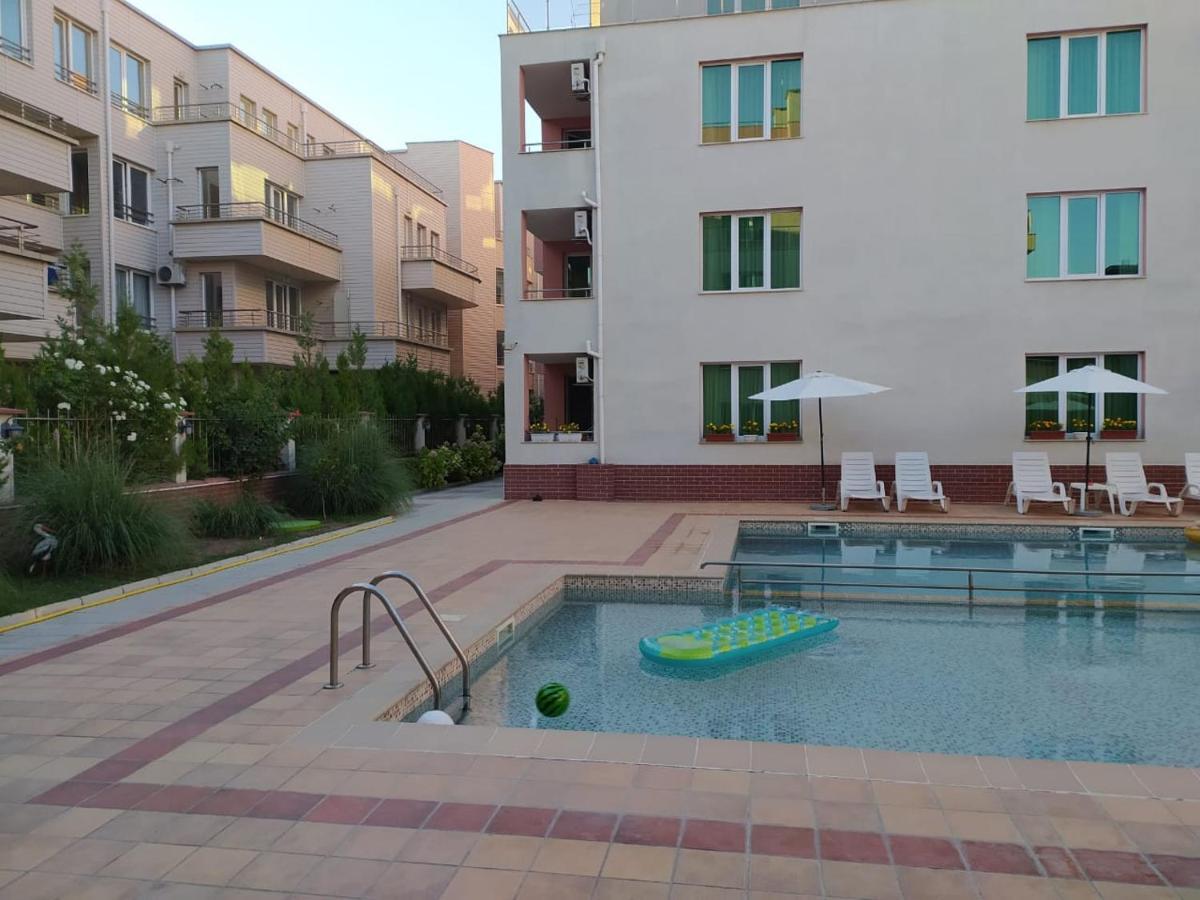Apartment In Complex Tara 라브다 외부 사진