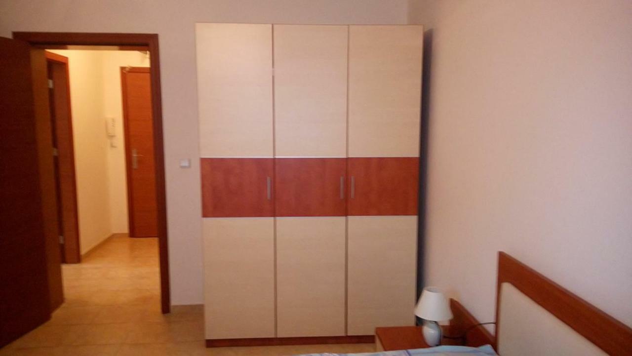 Apartment In Complex Tara 라브다 외부 사진